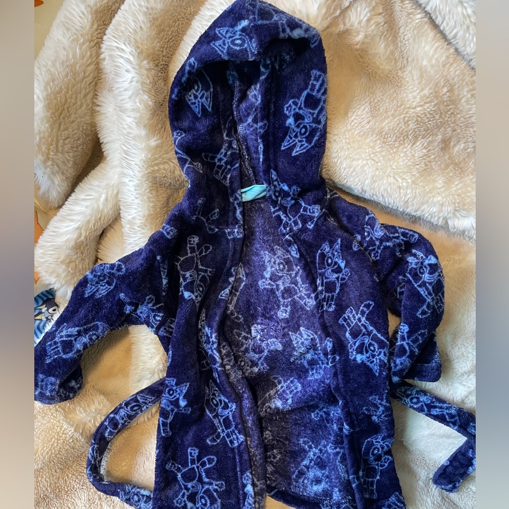 Bluey Pajama Set W/ Robe - Picture 3 of 3